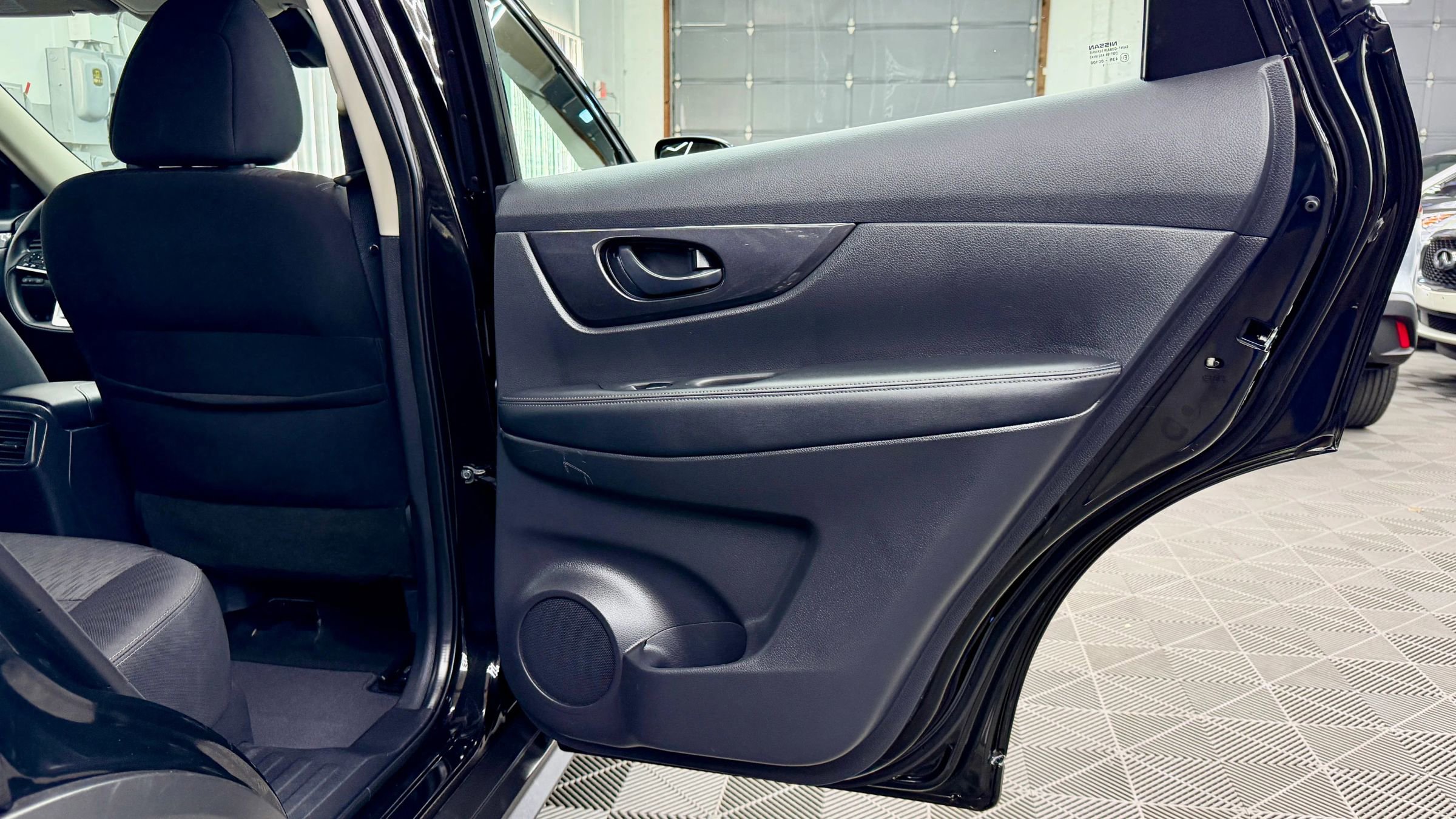 Used 2019 Nissan Rogue S image 8