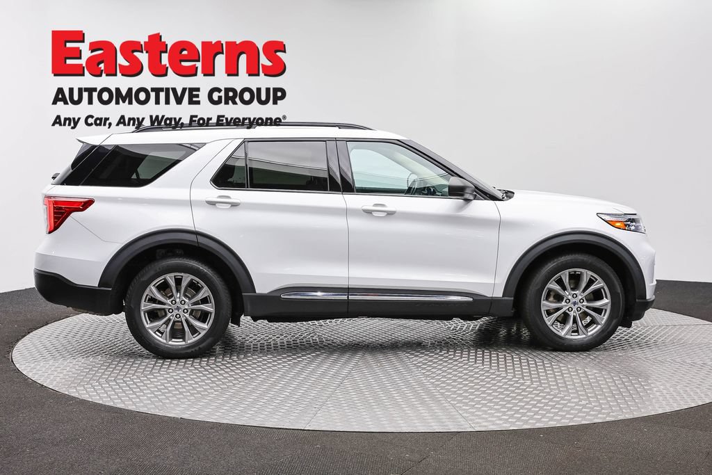 Used 2022 Ford Explorer XLT w/ Equipment Group 202A AWD/4WD image 4