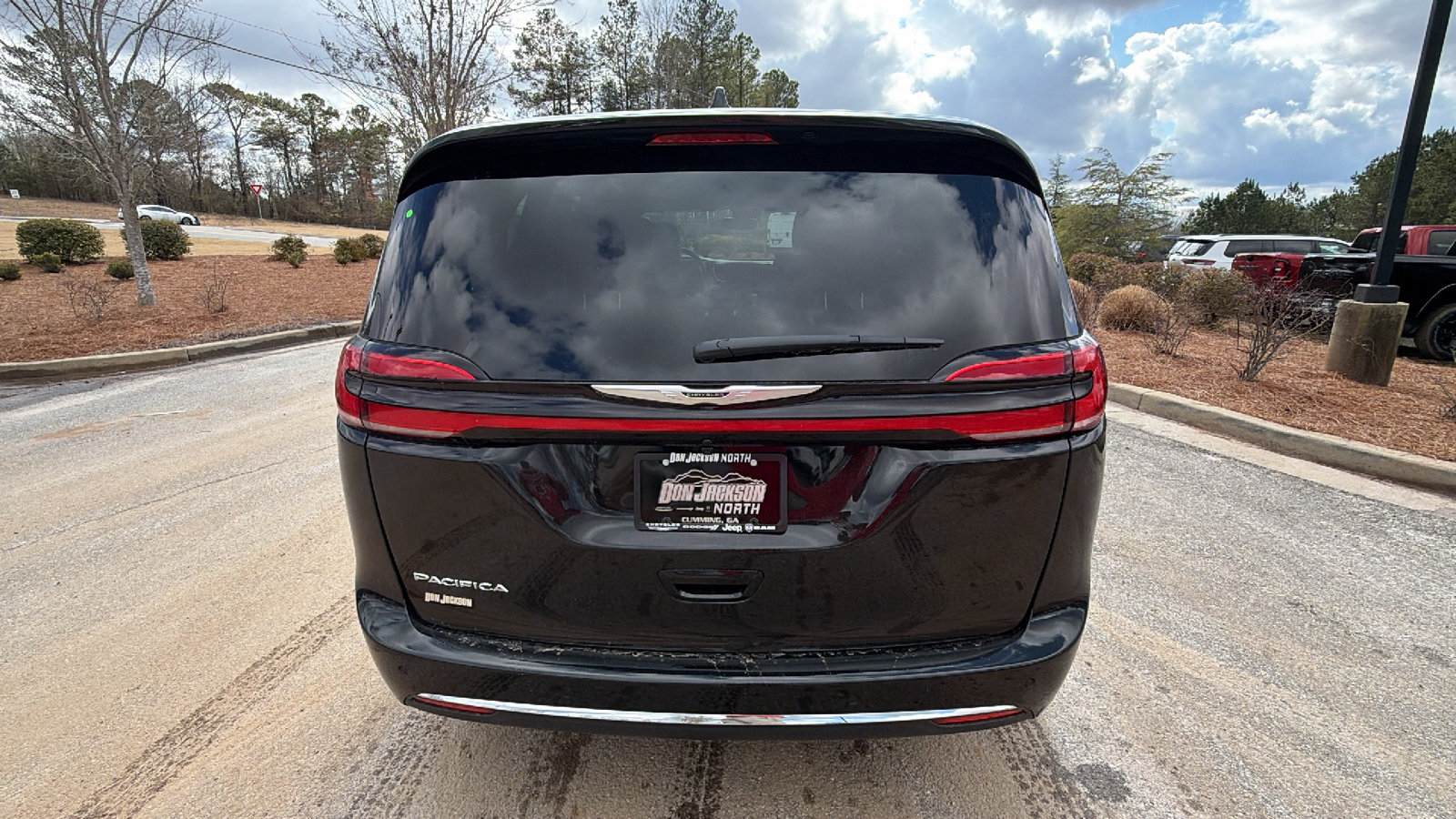 New 2026 Chrysler Pacifica Select FWD image 9