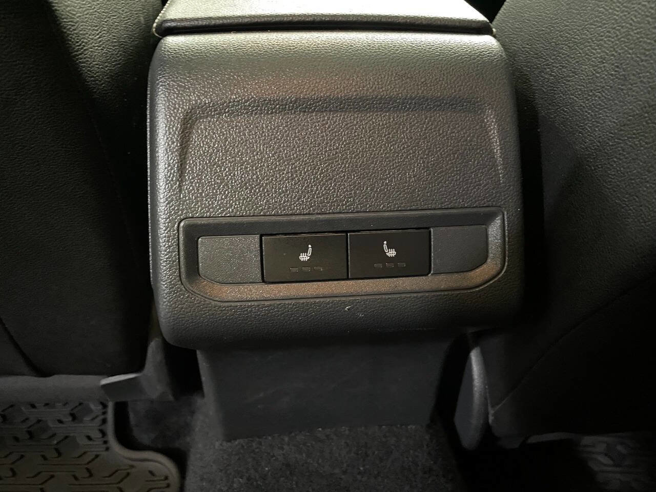 Used 2021 Volkswagen Jetta SE w/ SE Cold Weather Package image 22