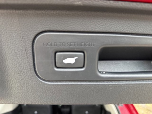 Certified 2025 Honda Pilot Touring image 11