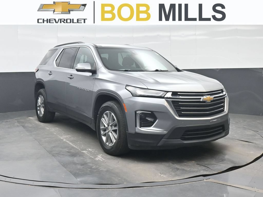 Used 2023 Chevrolet Traverse LT