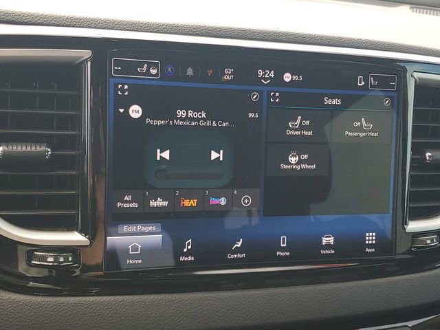 Used 2025 Chrysler Pacifica Select image 21