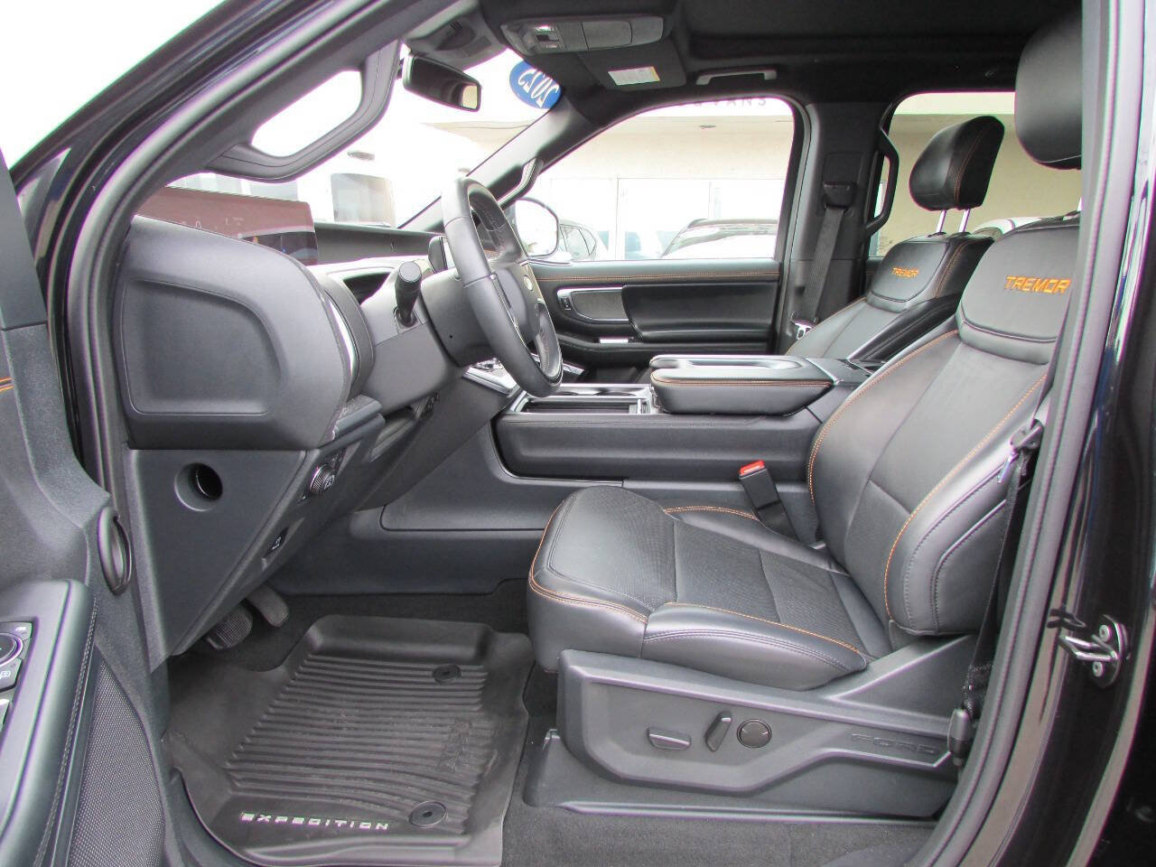 Used 2025 Ford Expedition Tremor AWD/4WD image 15
