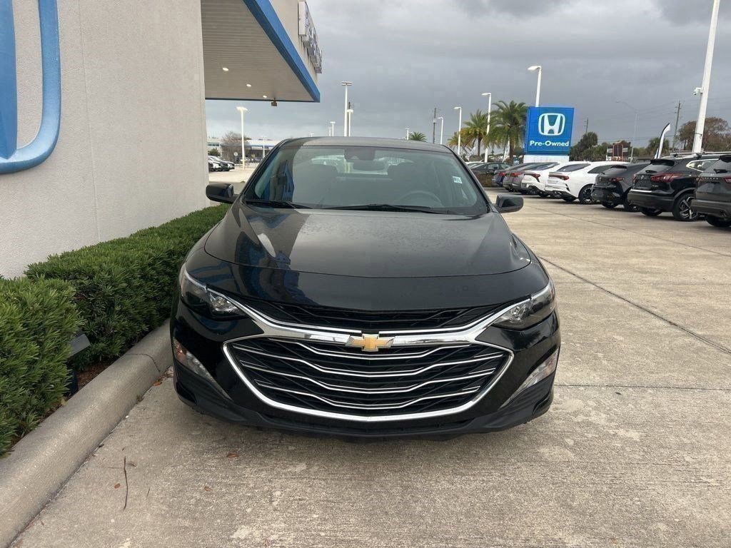 Used 2024 Chevrolet Malibu LT FWD image 2