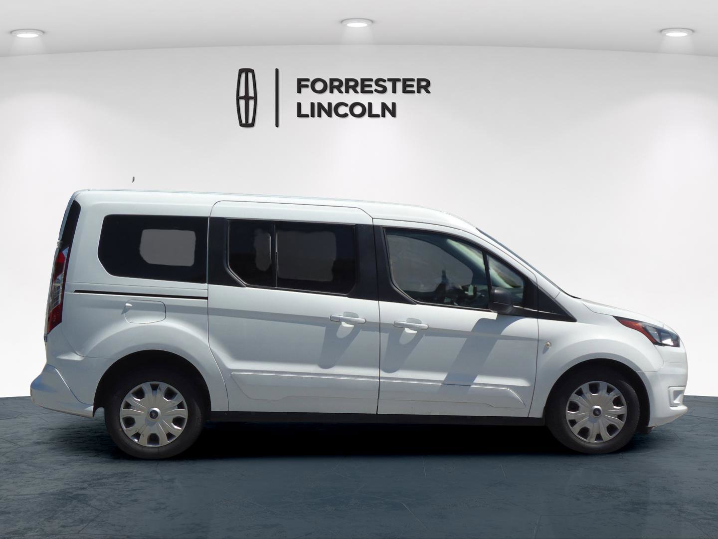 Used 2023 Ford Transit Connect XLT FWD image 2