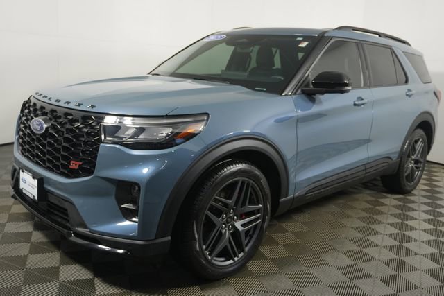 Certified 2025 Ford Explorer ST w/ Sun And Sound Package image 7