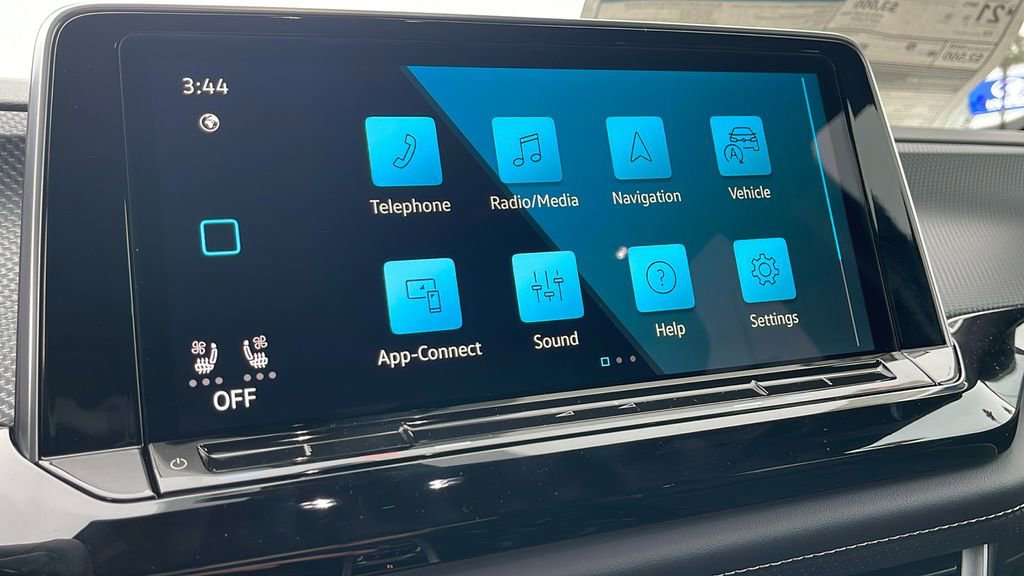 New 2025 Volkswagen Atlas Cross Sport SEL Premium R-Line image 19