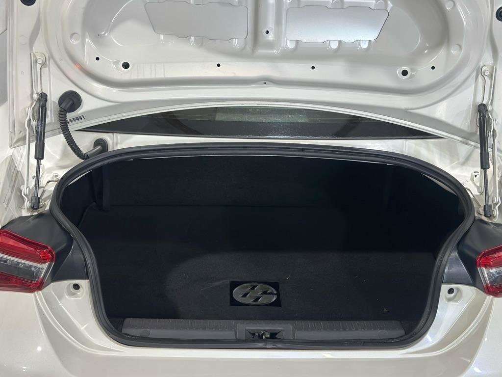 Used 2017 Toyota 86 image 32