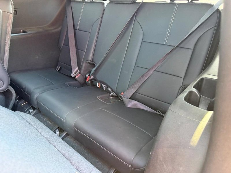 Used 2025 GMC Acadia Elevation w/ Elevation Premium Package FWD image 7
