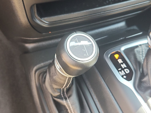 Used 2023 Jeep Wrangler Unlimited Sahara w/ Cold Weather Group AWD/4WD image 19