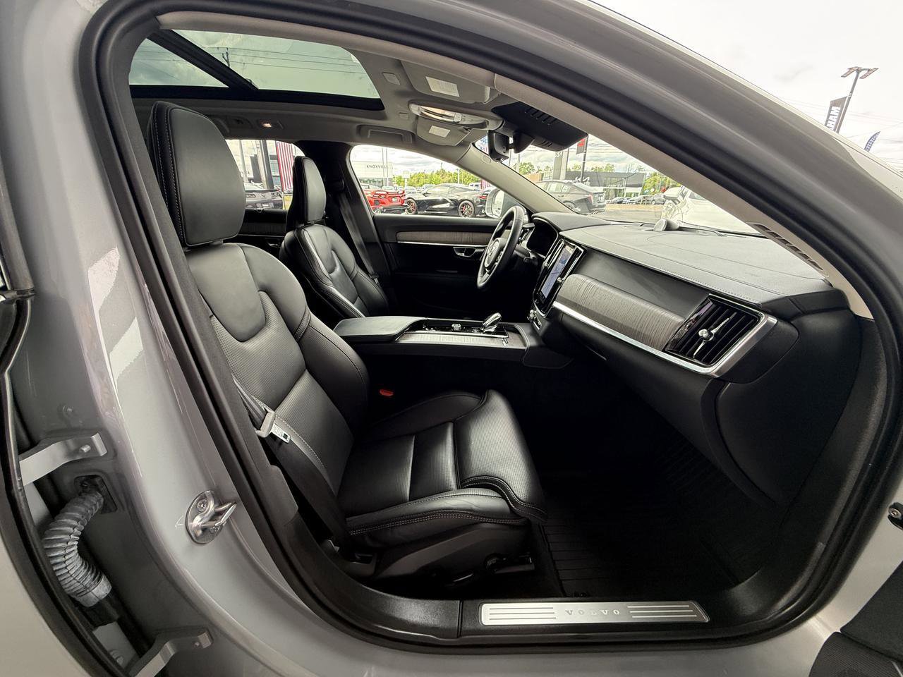 Used 2024 Volvo V90 B6 Cross Country Ultimate AWD/4WD image 33