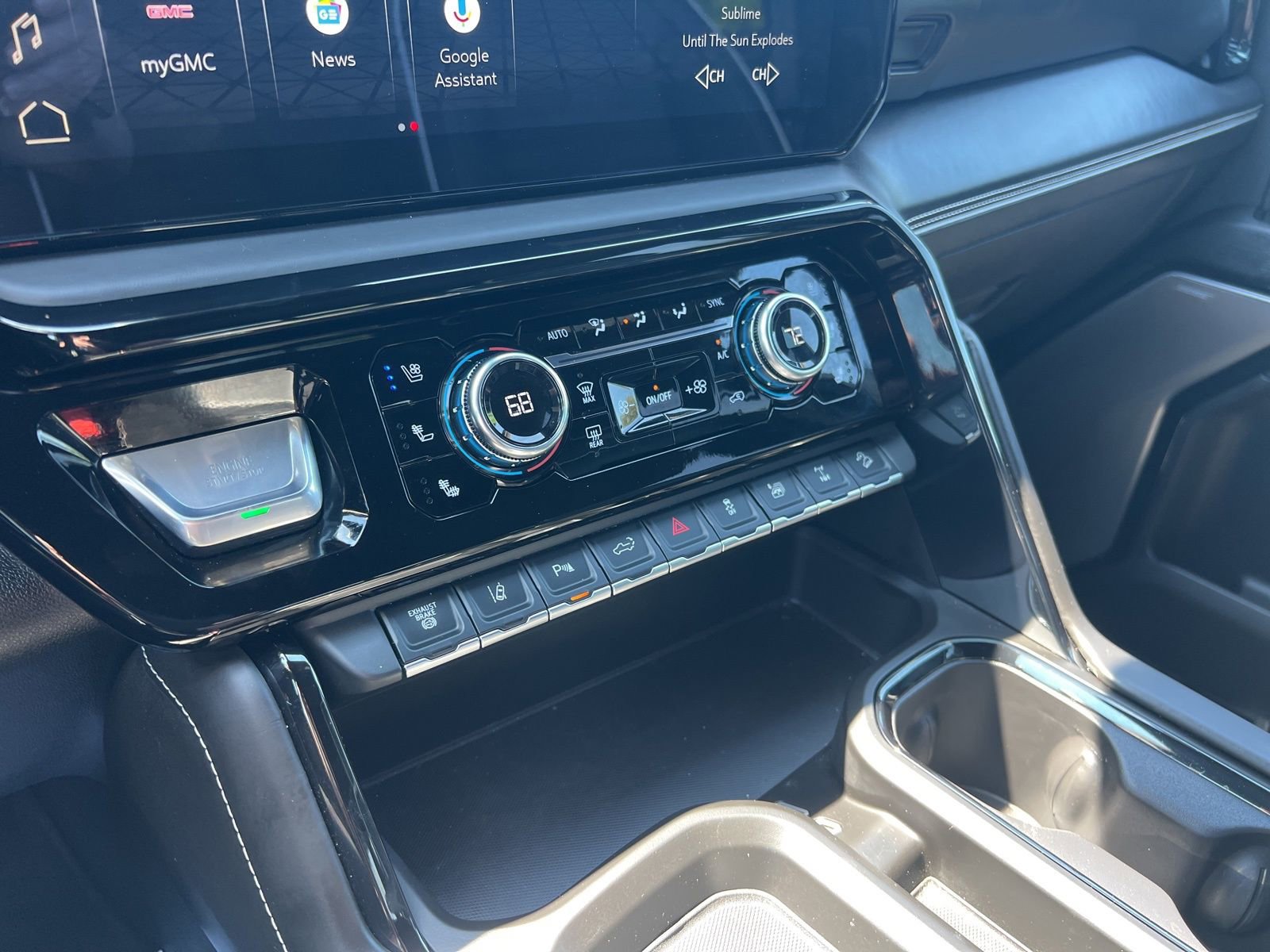 Used 2025 GMC Sierra 2500 AT4X w/ AT4X AEV Edition AWD/4WD image 19