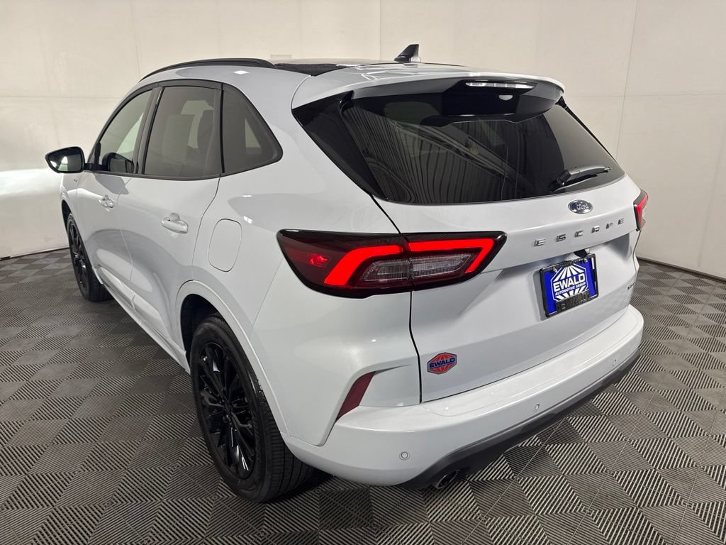 Used 2025 Ford Escape ST-Line Elite w/ Premium Technology Package AWD/4WD image 8