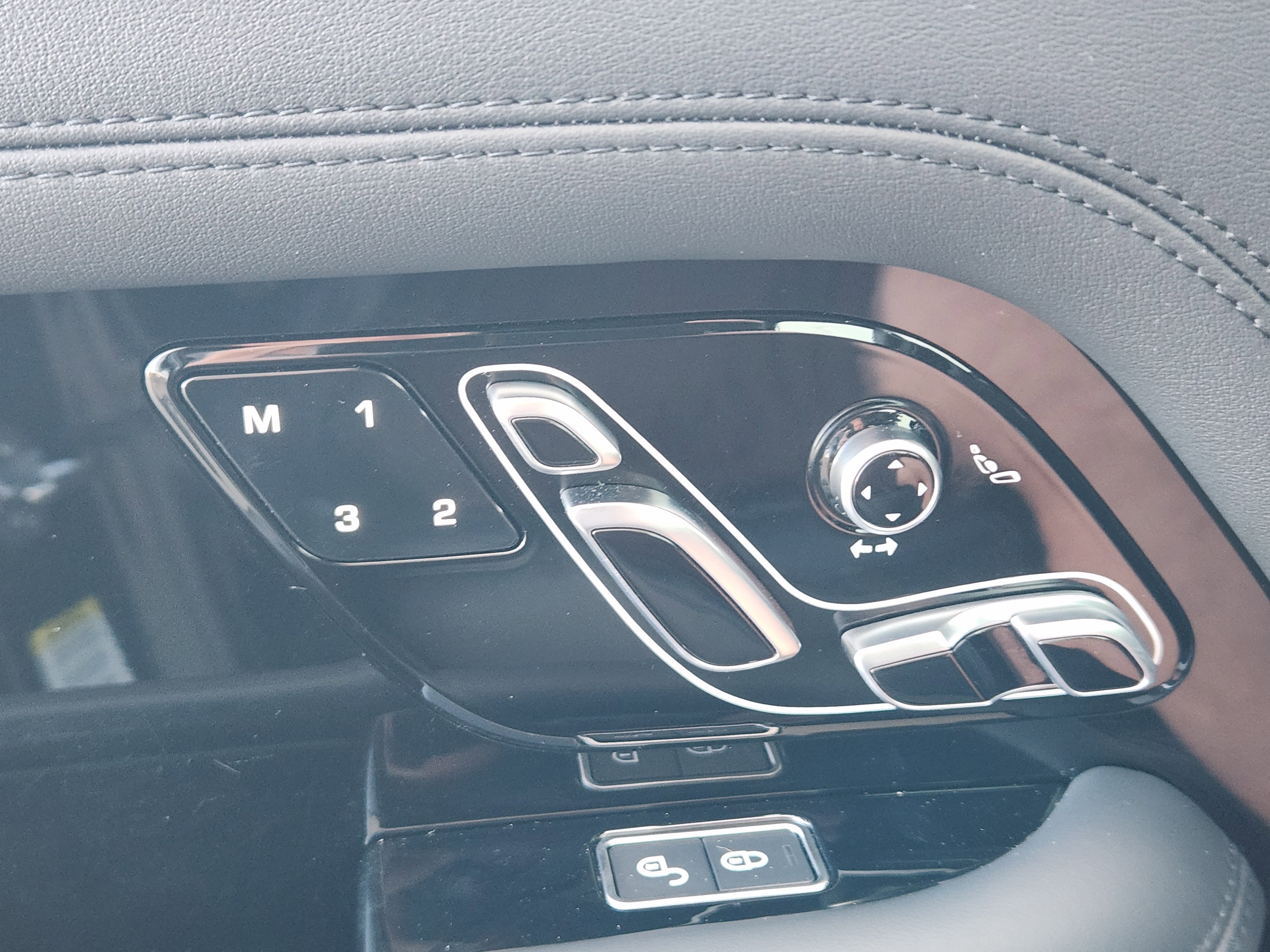 Used 2021 Land Rover Range Rover Westminster Edition image 23
