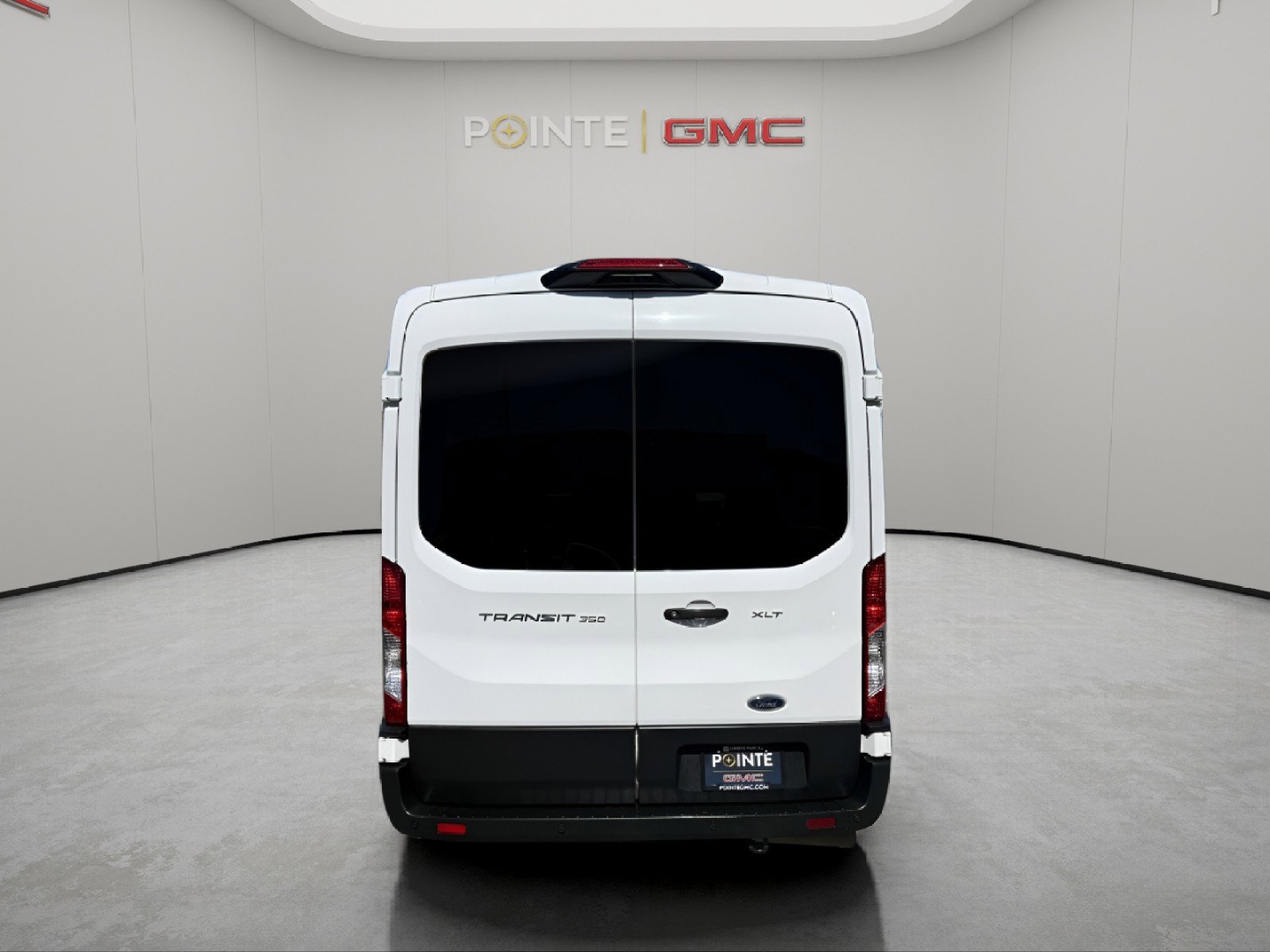 Used 2023 Ford Transit 350 XLT image 4