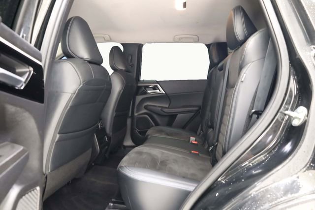 Used 2023 Mitsubishi Outlander SE image 28