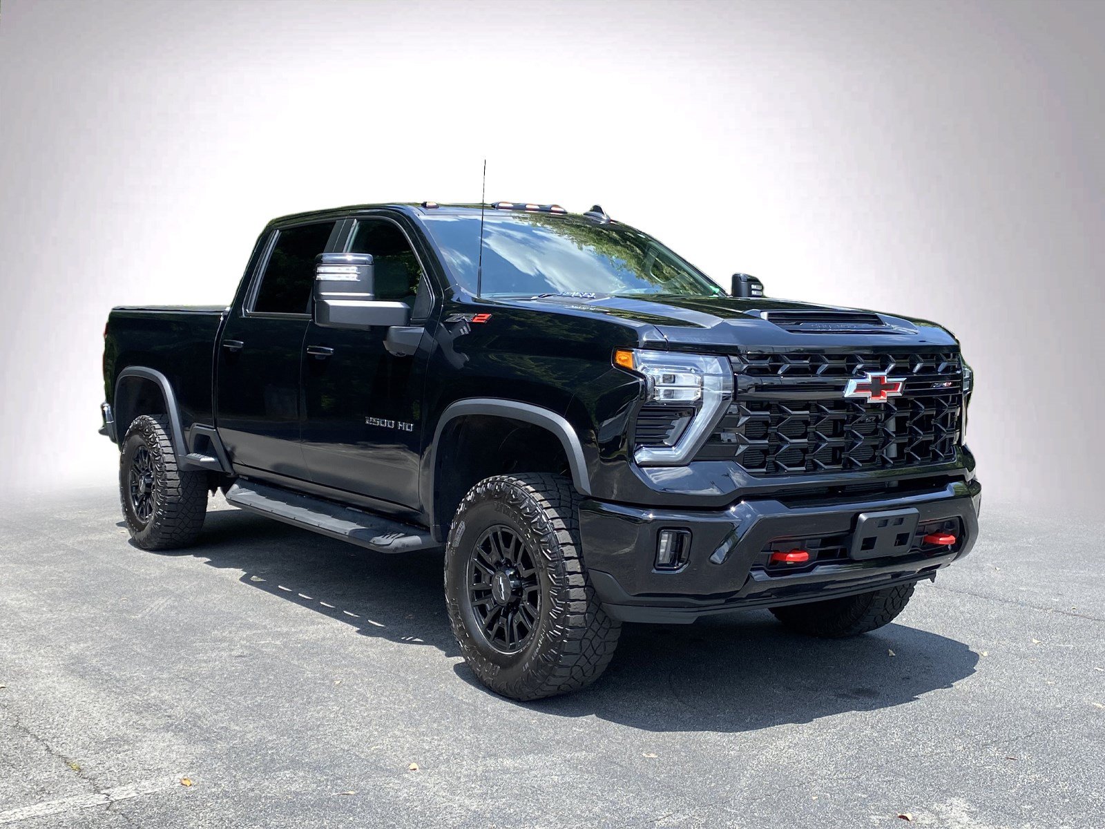 Used 2024 Chevrolet Silverado 2500 ZR2 w/ Technology Package AWD/4WD image 2
