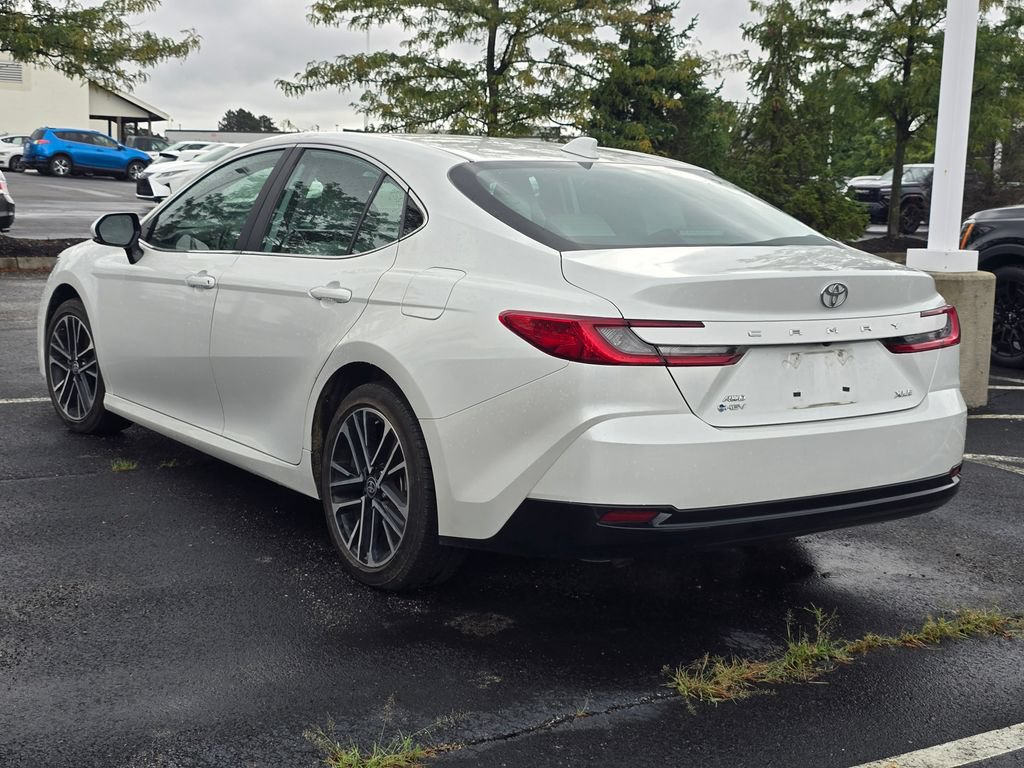 Used 2025 Toyota Camry XLE AWD/4WD image 6