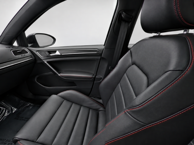 Used 2021 Volkswagen GTI SE FWD image 18