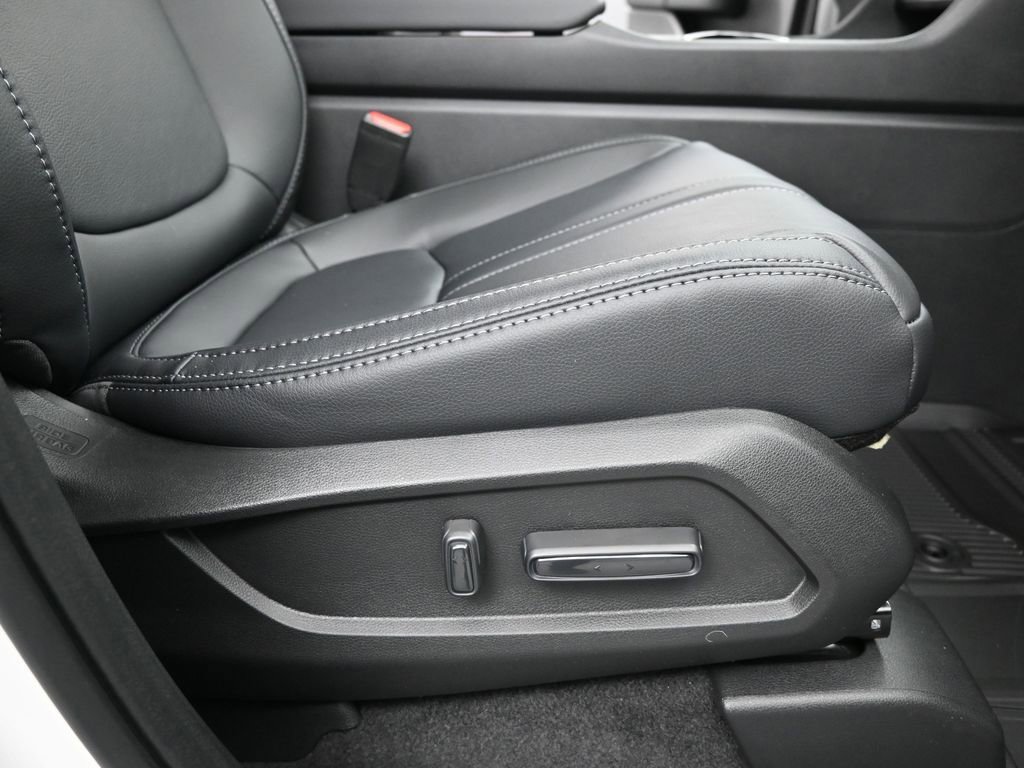 New 2026 Honda Pilot Touring image 17