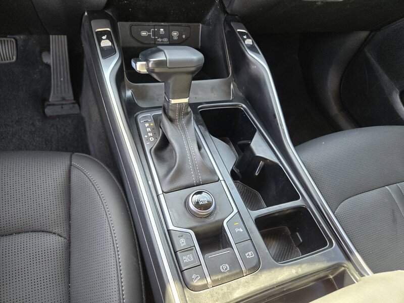 Certified 2025 Kia Sorento EX FWD image 23