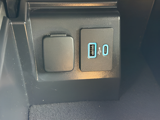 Used 2023 Ford Explorer XLT w/ Equipment Group 202A AWD/4WD image 15