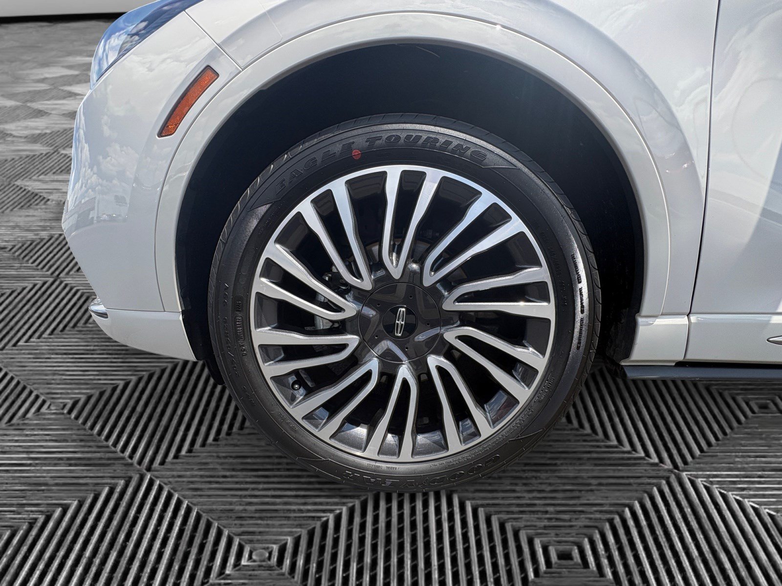 Certified 2022 Lincoln Corsair AWD w/ Premium Package image 14