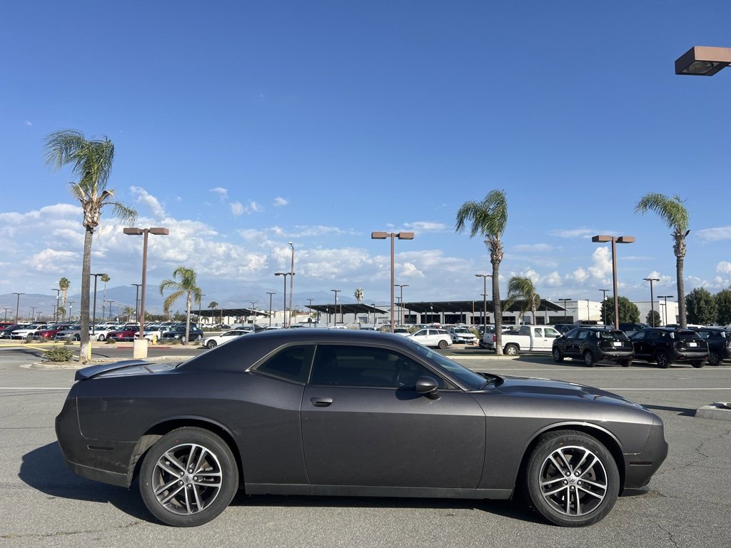 Used 2019 Dodge Challenger SXT w/ Plus Package image 9