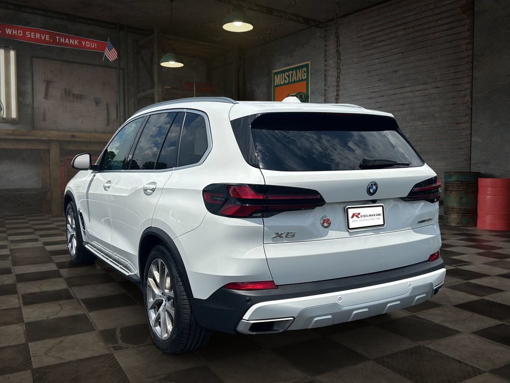 Used 2025 BMW X5 xDrive50e AWD/4WD image 5