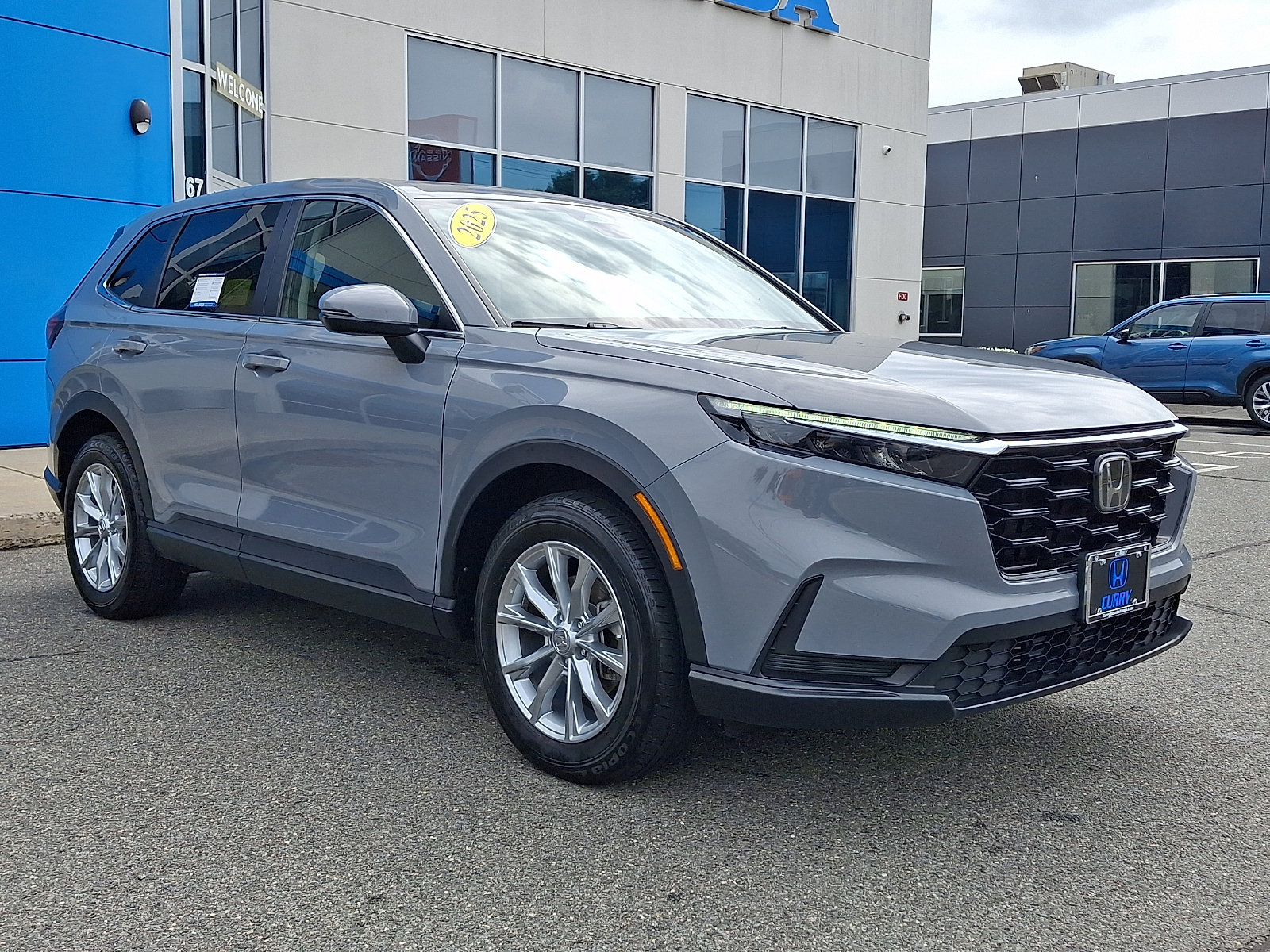 Used 2025 Honda CR-V EX image 3