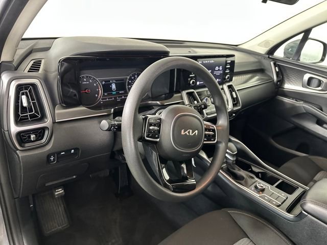 Used 2023 Kia Sorento LX image 13