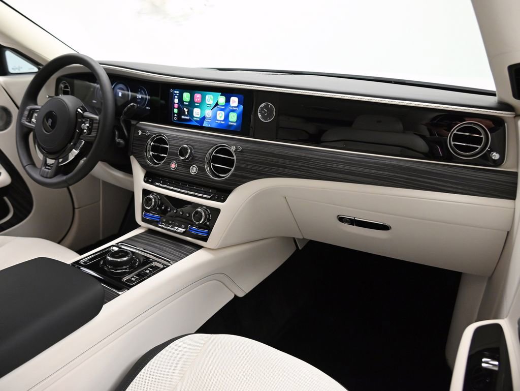 Used 2025 Rolls-Royce Spectre w/ Spectre Launch Package image 17