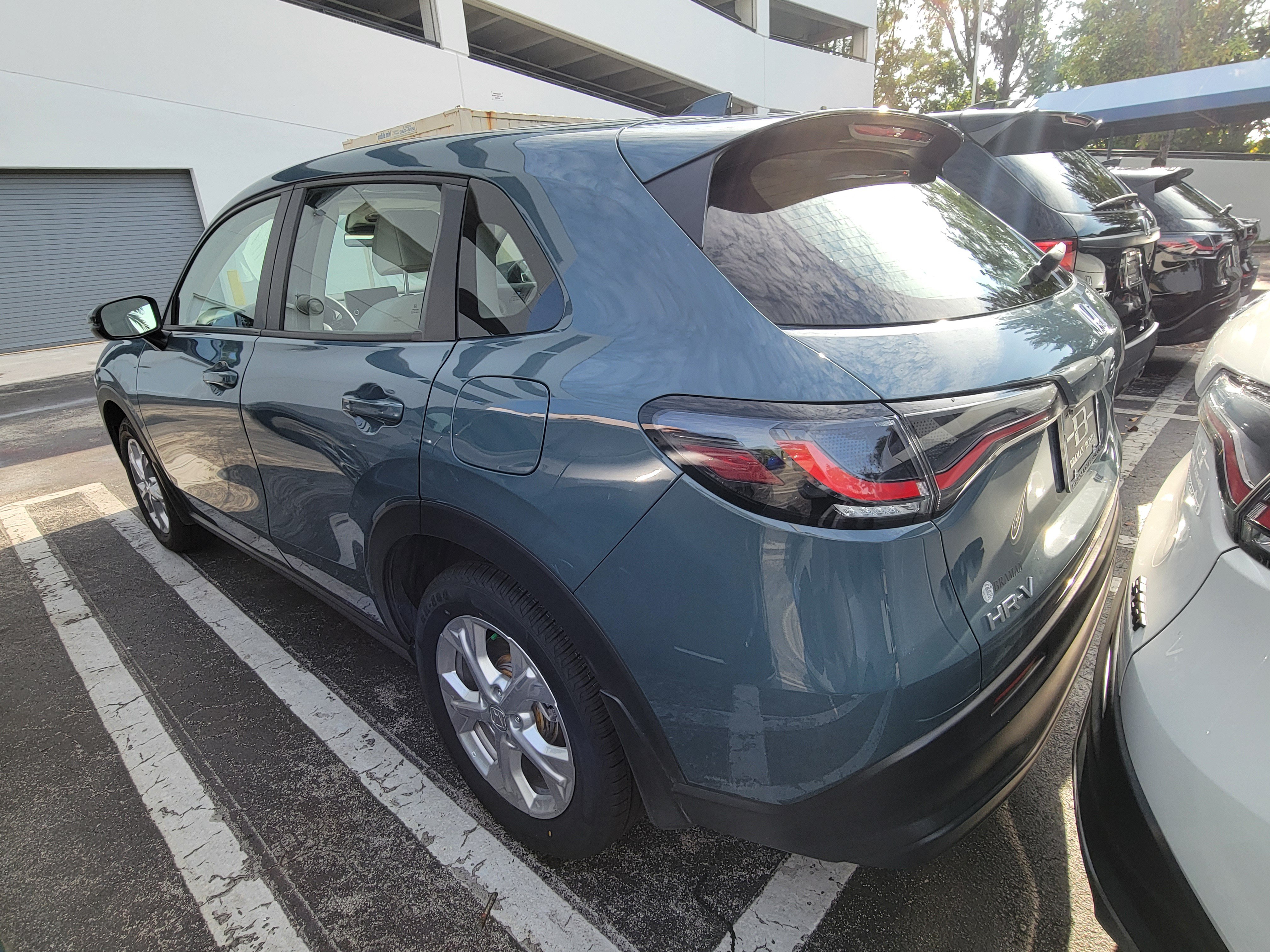 Certified 2025 Honda HR-V LX image 4