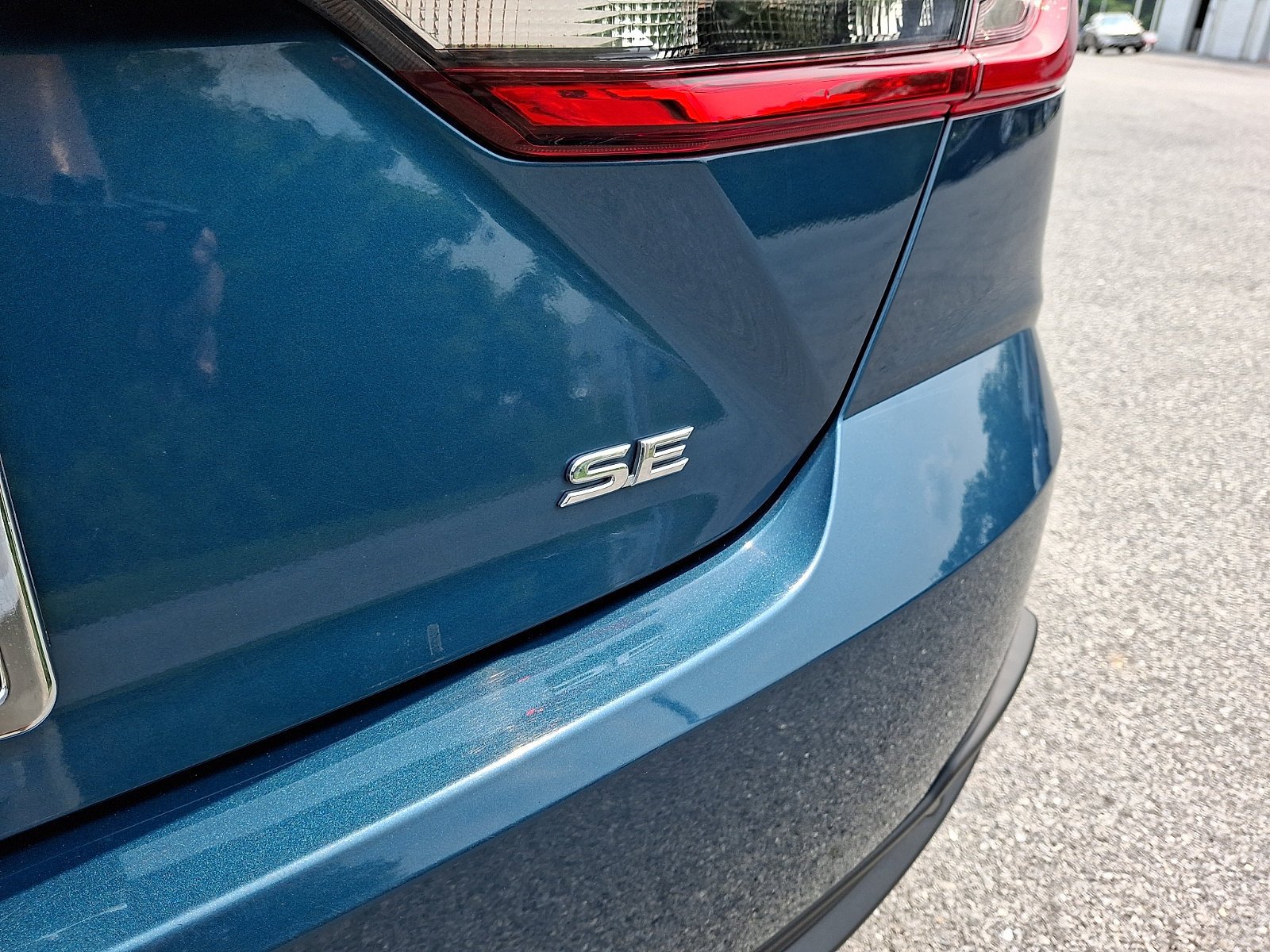 Used 2025 Toyota Camry SE FWD image 29