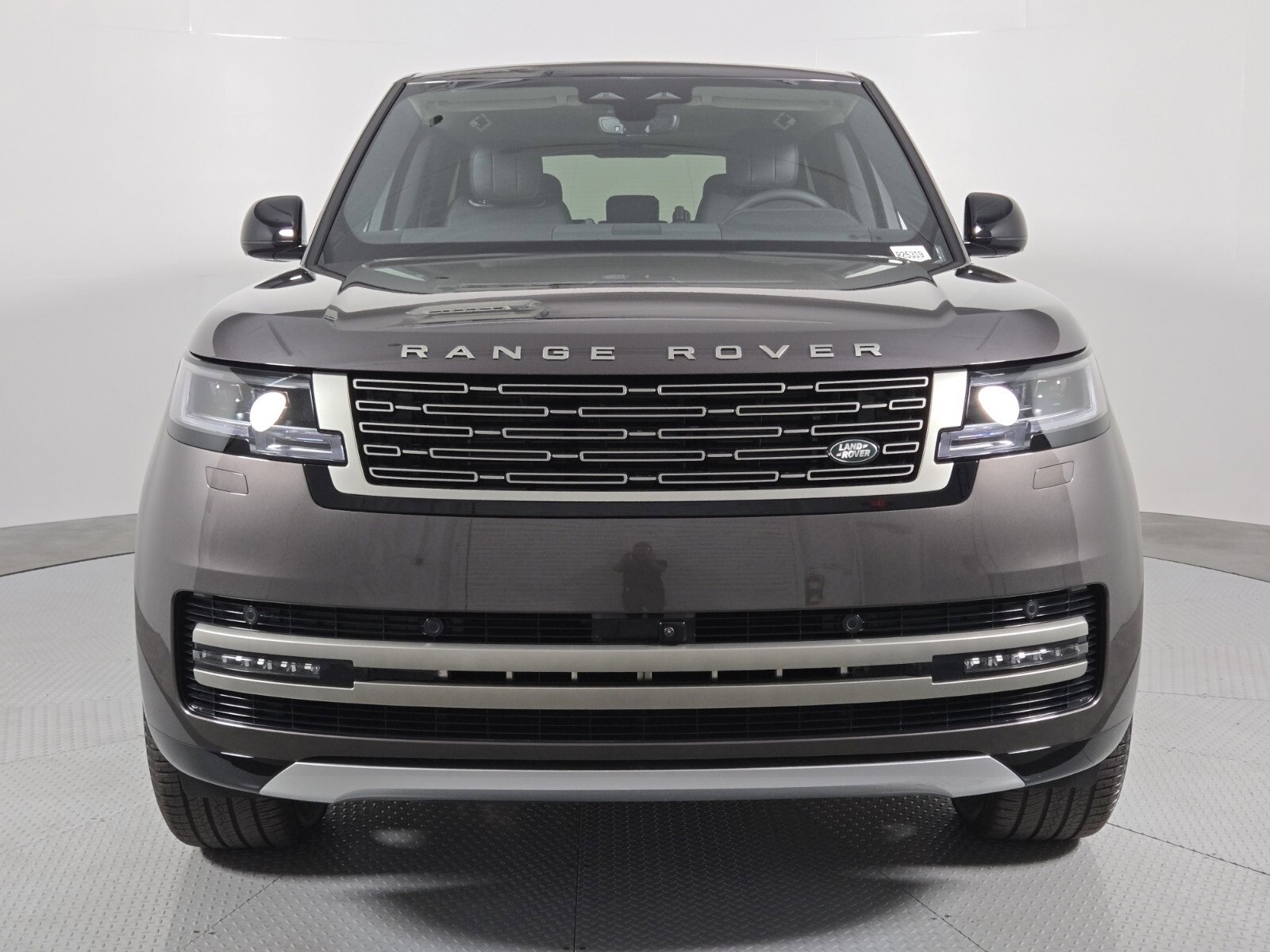 New 2025 Land Rover Range Rover SE image 8