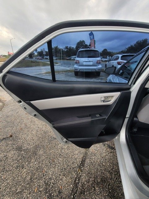 Used 2017 Toyota Corolla LE FWD image 11