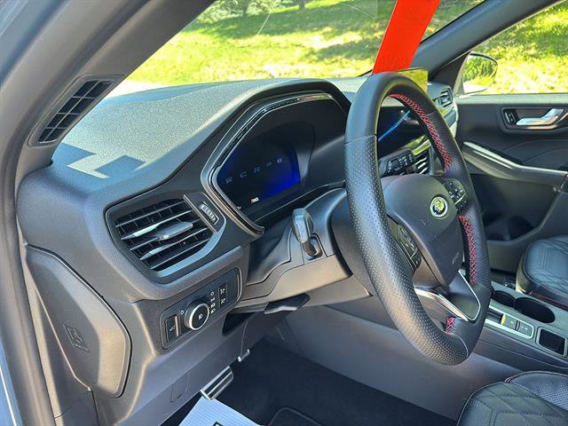 Certified 2024 Ford Escape ST-Line Elite w/ Premium Technology Package AWD/4WD image 13