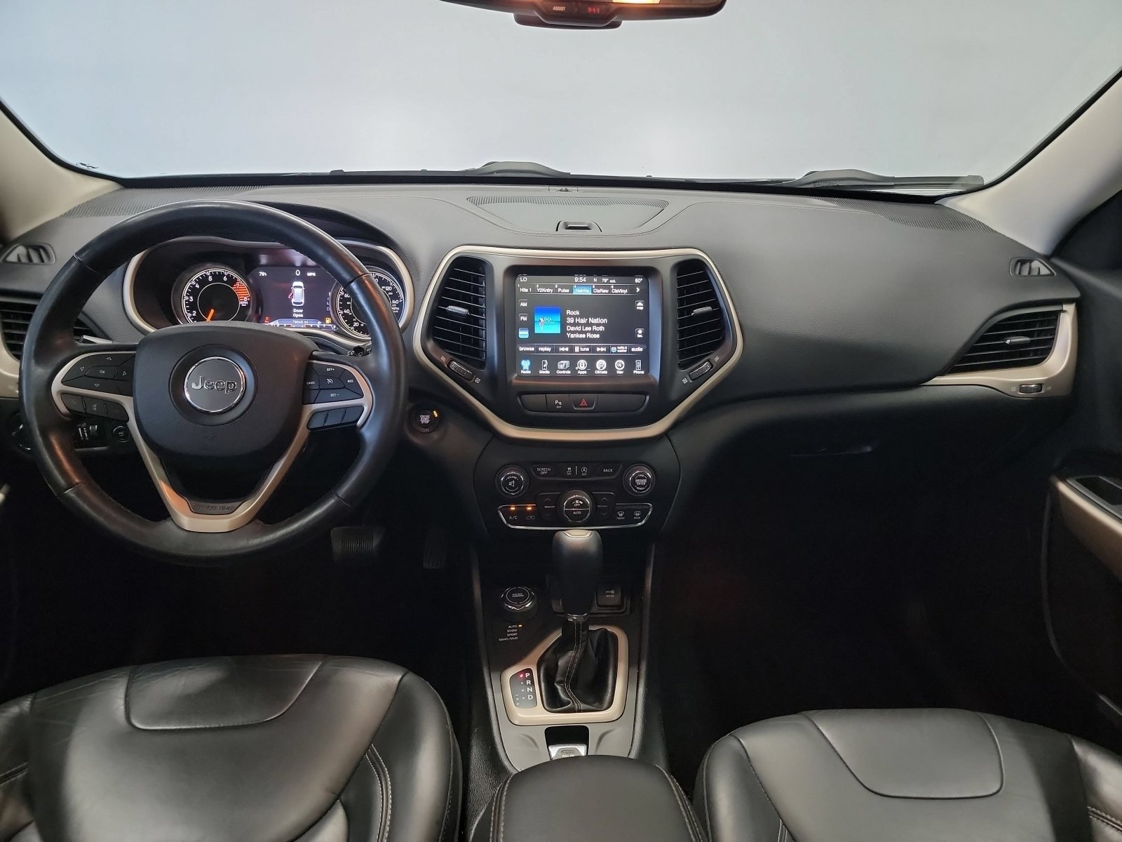 Used 2018 Jeep Cherokee Limited AWD/4WD image 20