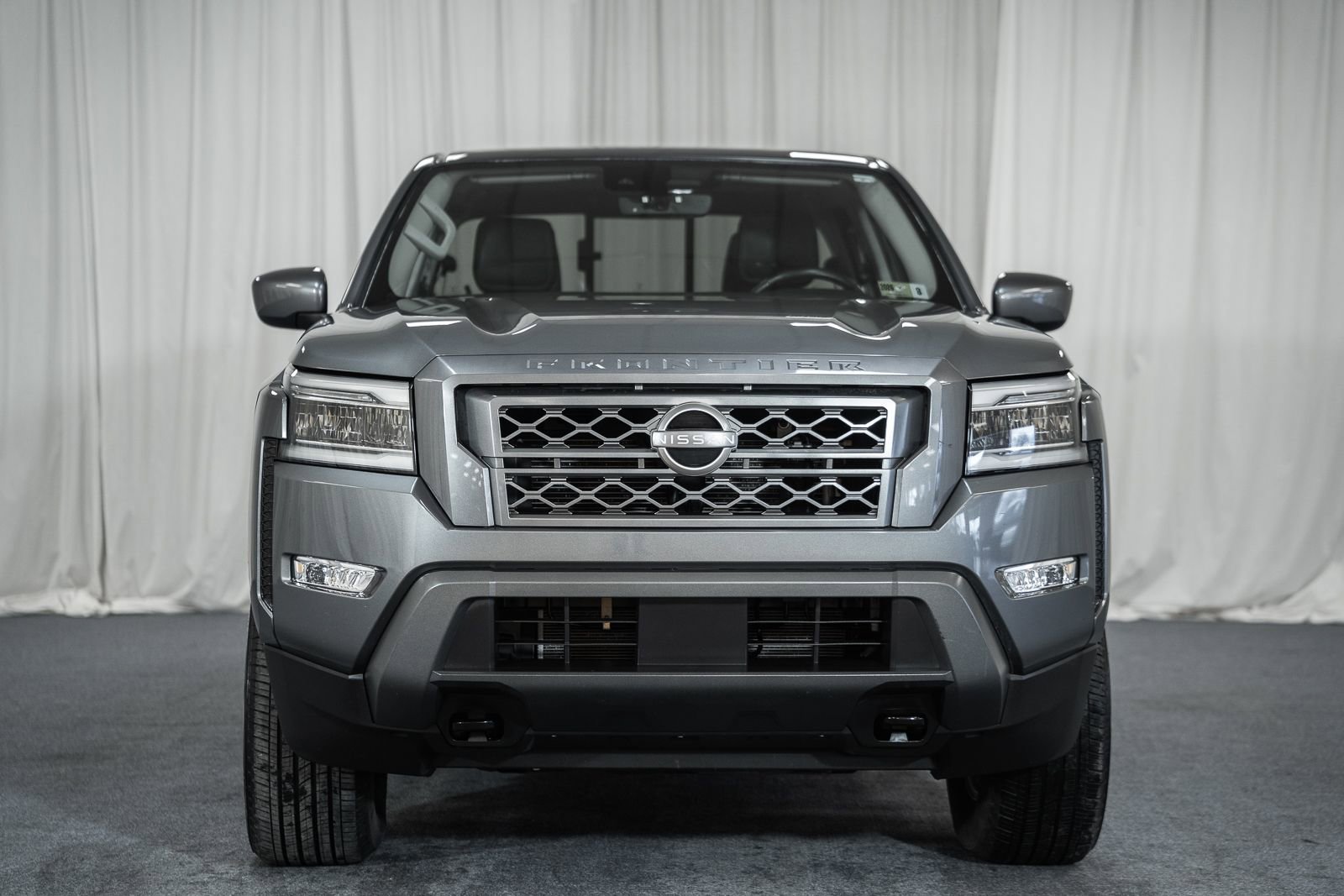 Used 2023 Nissan Frontier SV w/ SV Premium Package image 2