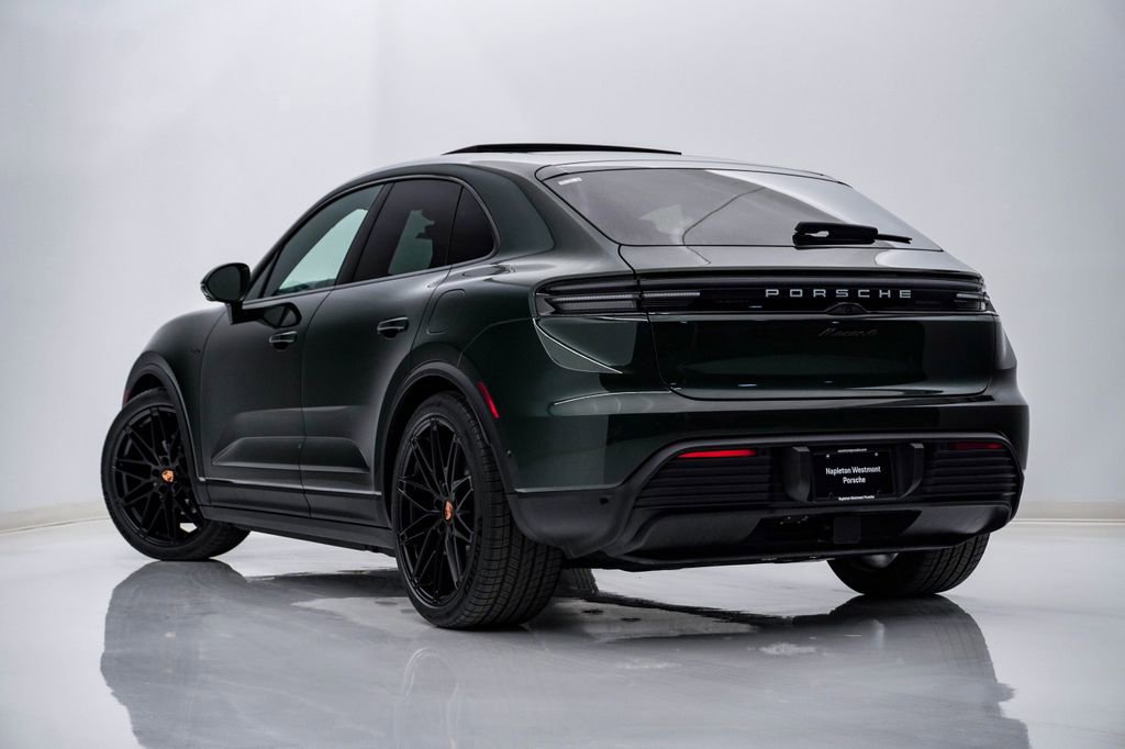 New 2026 Porsche Macan 4 Electric image 3