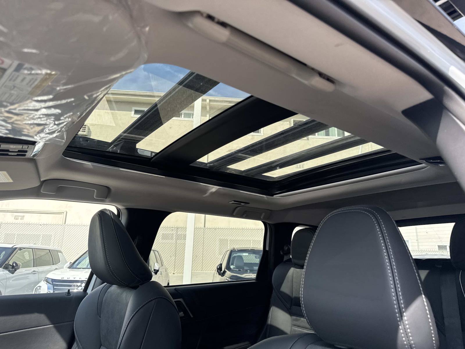 New 2026 Mitsubishi Outlander AWD image 17