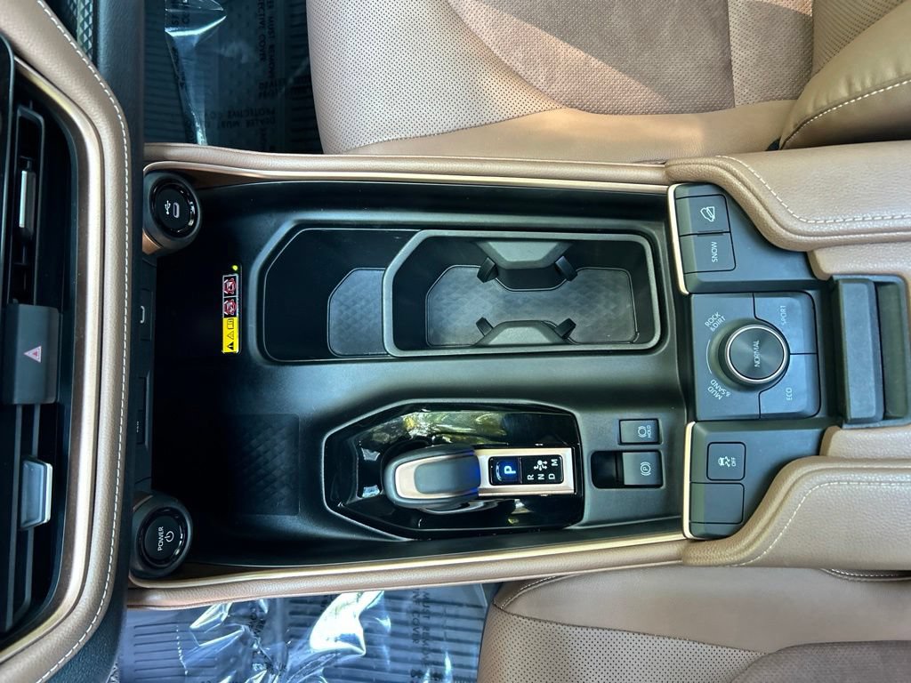 Used 2024 Toyota Grand Highlander AWD Hybrid image 18