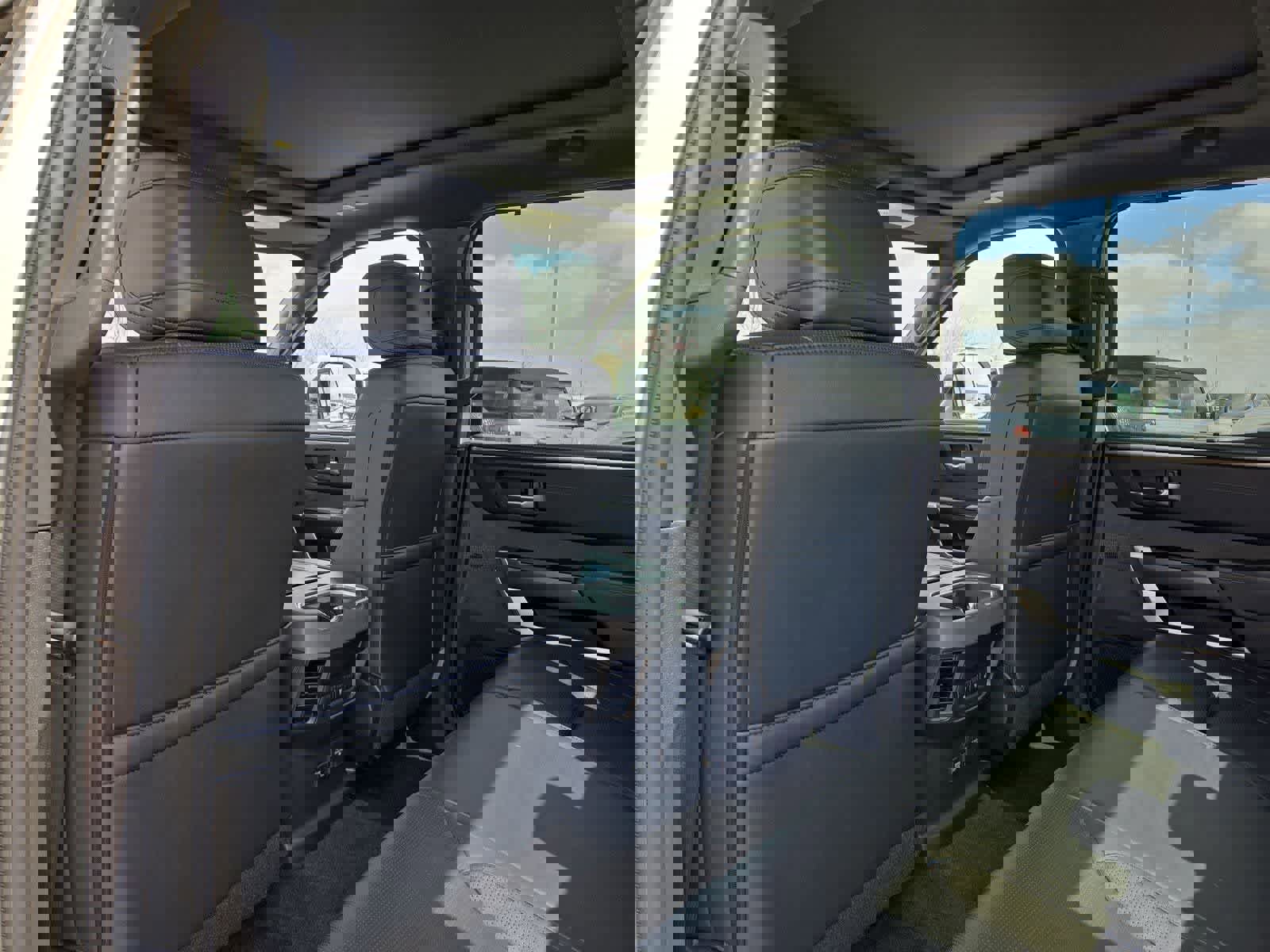 Used 2023 Toyota Tundra Platinum w/ Advanced Package image 17