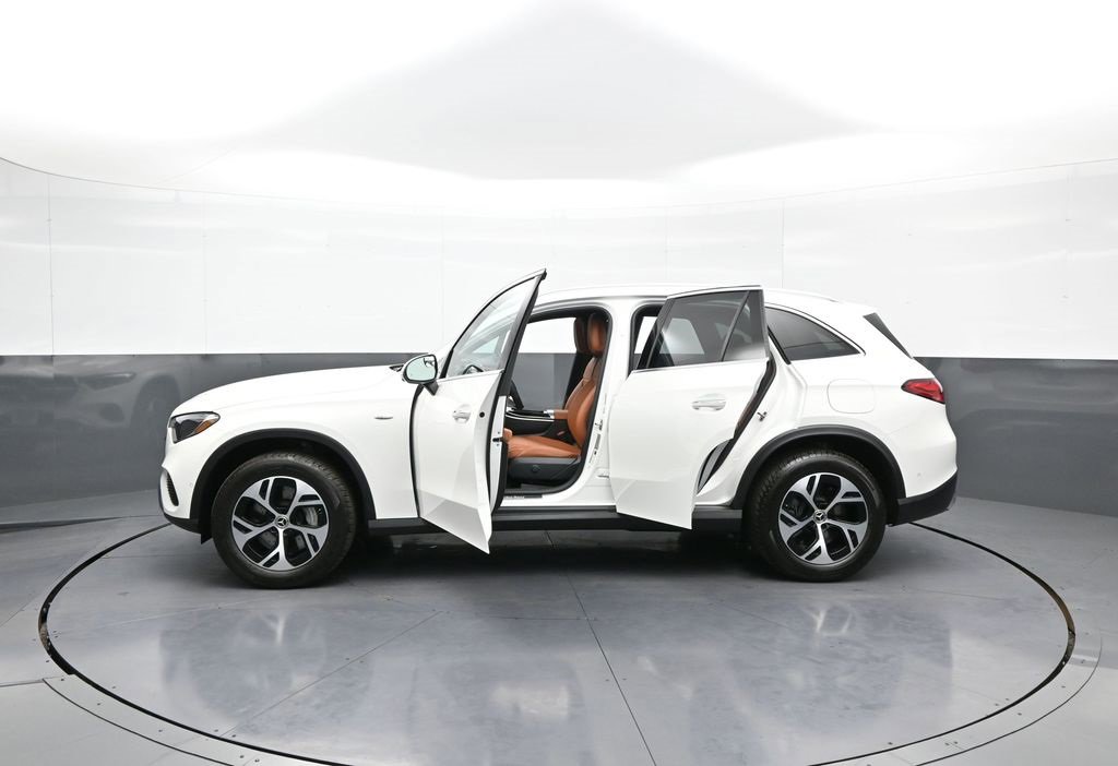 Used 2025 Mercedes-Benz GLC 350e 4MATIC image 47