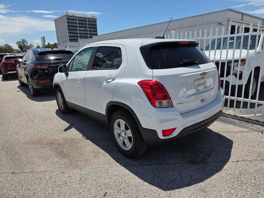 Used 2022 Chevrolet Trax LS w/ Tint and Cruise Package FWD image 7