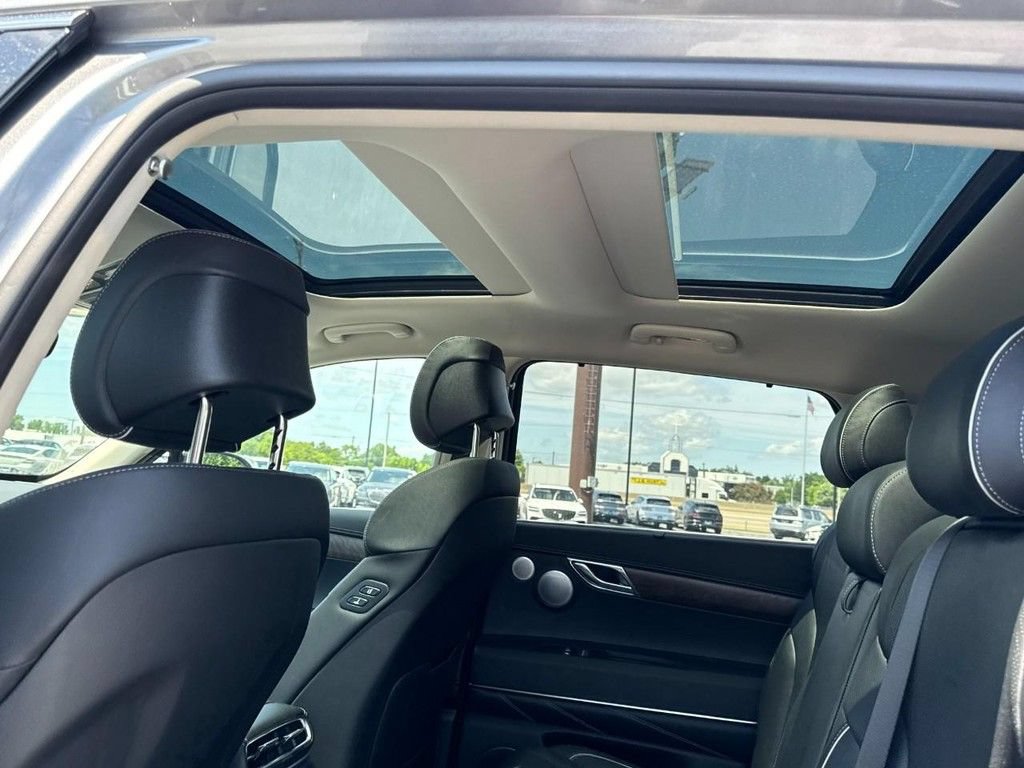 Certified 2026 Genesis GV80 2.5T Advanced AWD/4WD image 11