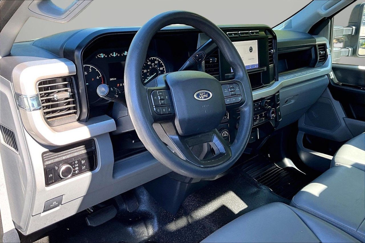 Used 2023 Ford F250 XL RWD image 16