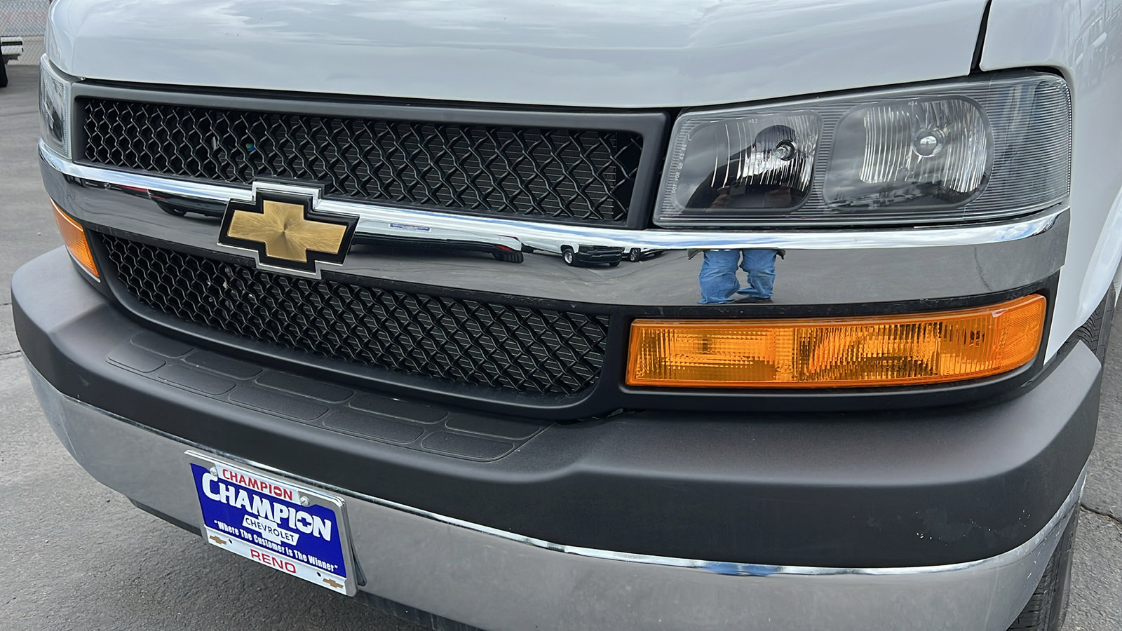 New 2024 Chevrolet Express 3500 w/ Power Convenience Package RWD image 7