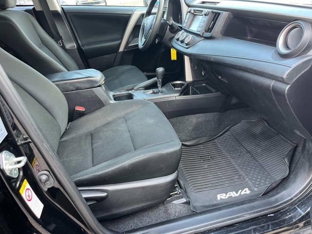 Used 2018 Toyota RAV4 LE image 24